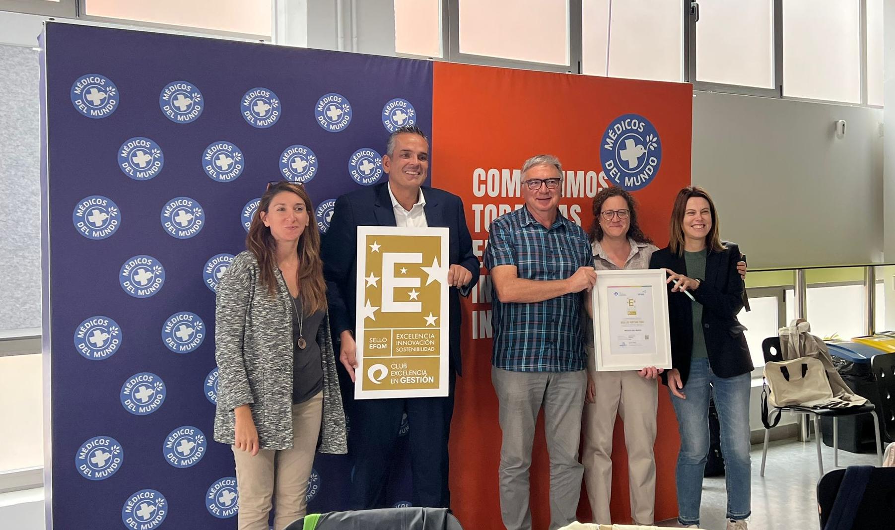 Entrega de sello medicos del mundo