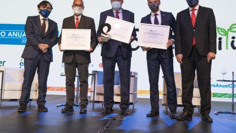 ganador y finalistas premio GEIS 2021 gran organización