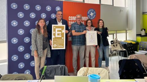 Entrega de sello medicos del mundo