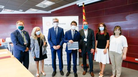 Noticia MútuaTerrassa firma voluntarios