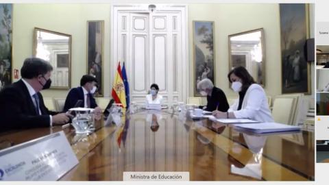 Reunión Ministra Educación (5)